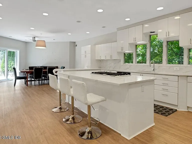 2 Stormy Circle Dr — Photo 6