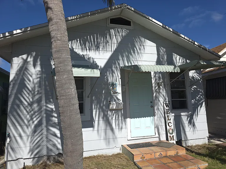 329 S M St — Photo 2