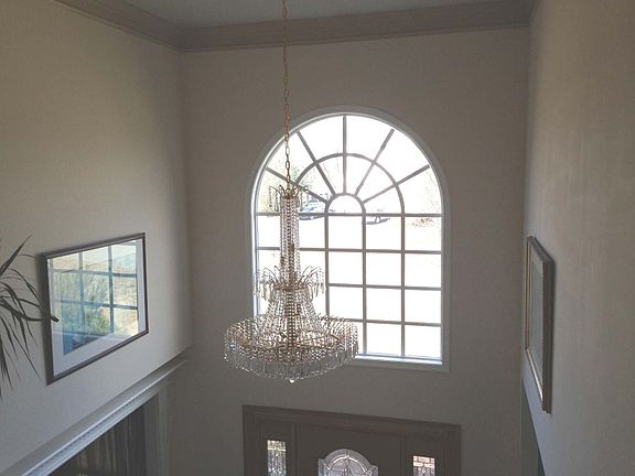 2nd image of 8 Rachel Ct