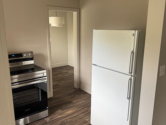 4th image of 2820 E 8th St Ste 1