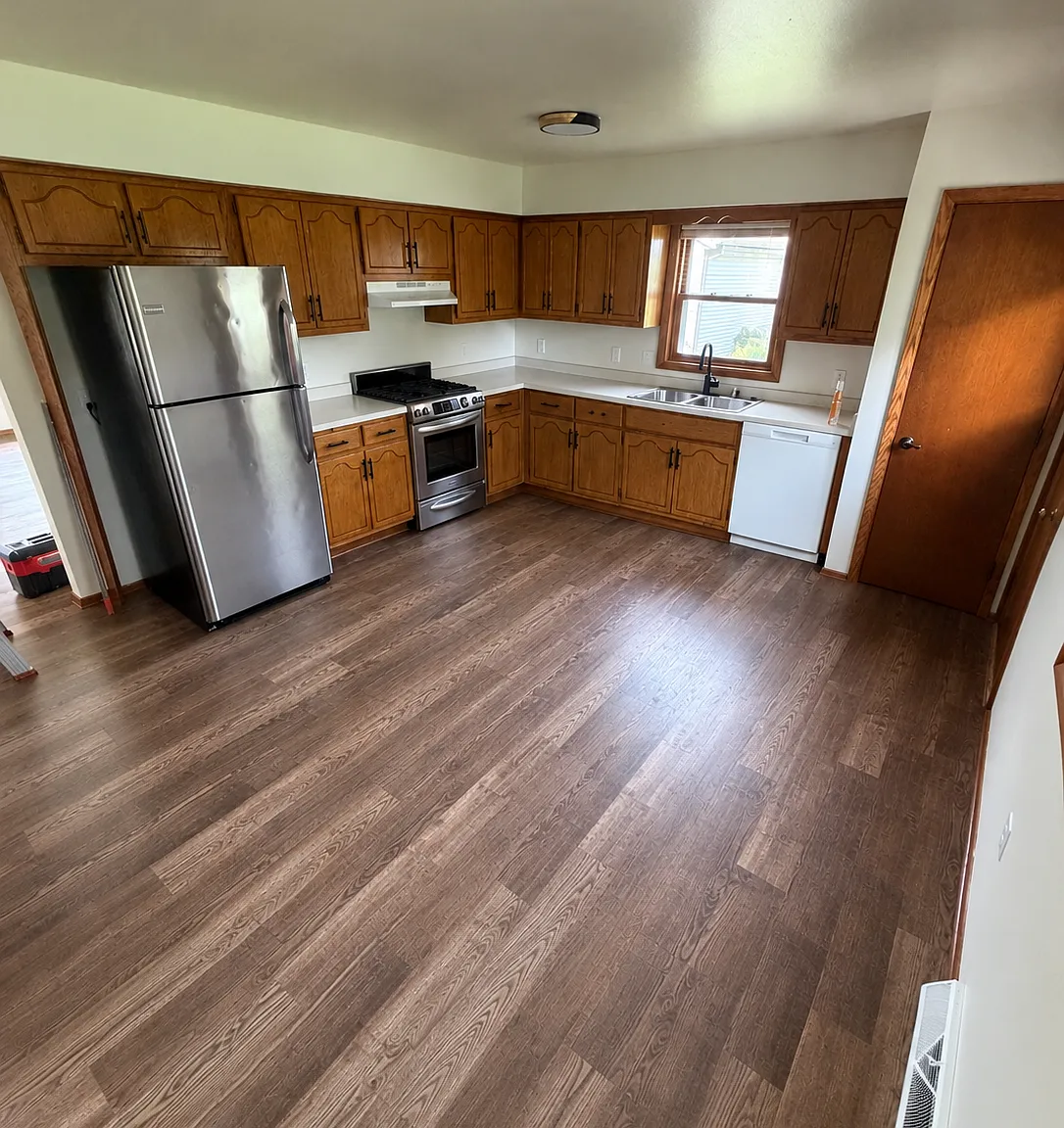 3 bed, 1.5 bath, 1370 sqft, $1,950 — Photo 1