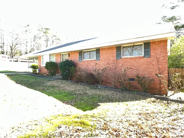 101 Hiawatha Dr, Little Rock, AR 72205