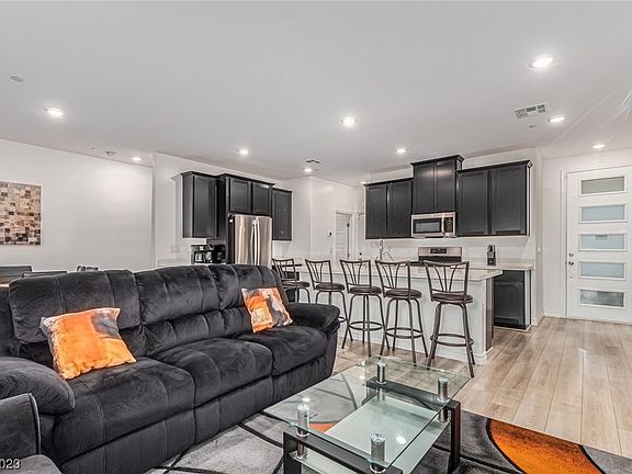 5th image of 8847 Flora Run Ave