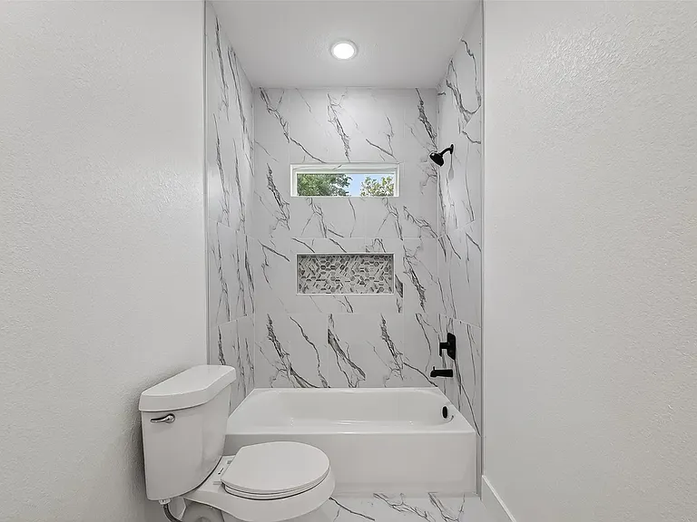 9334 Waller St — Photo 14