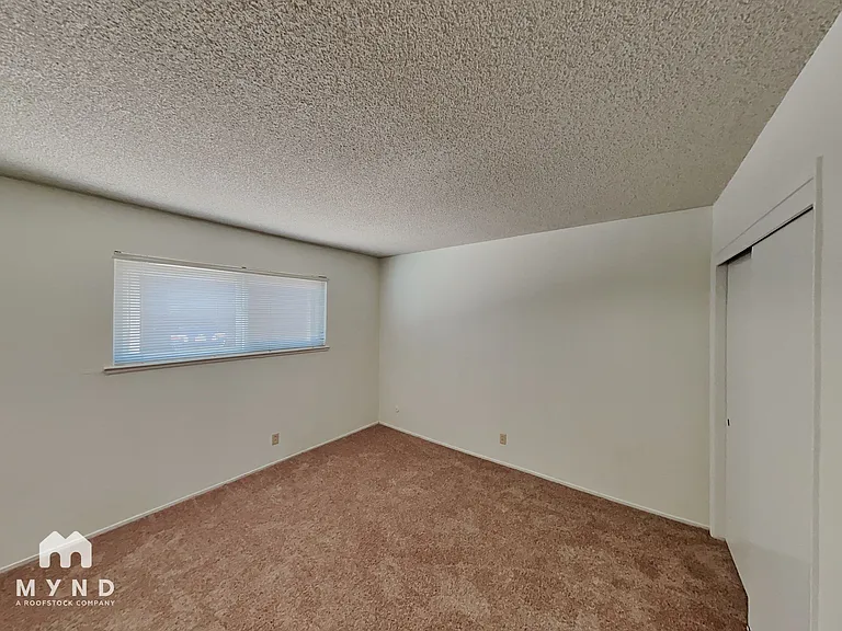 870 Burbank Dr #5 — Photo 7