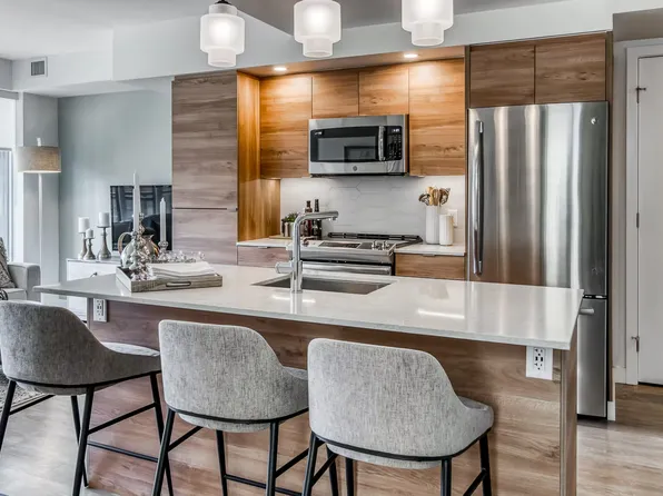 201 10th Ave SE, Calgary, AB T2G 2G5