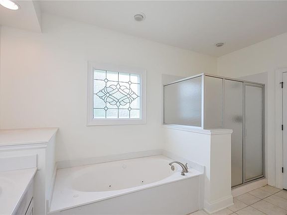 4th image of 2373 Ivy Mountain Dr