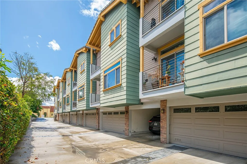 3 bed, 1500 sqft, $3,750 — Photo 1