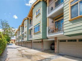 825 W Duarte Rd, Monrovia, CA