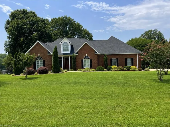 139 Morning Dove Ln, Statesville, NC 28625