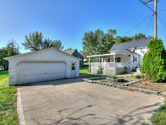 4th image of 704 Clark Ave