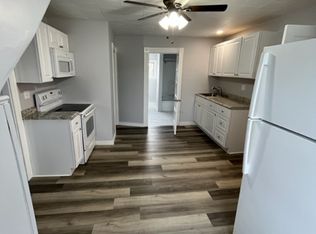 207 5th St FLOOR 3, Leominster, MA 01453