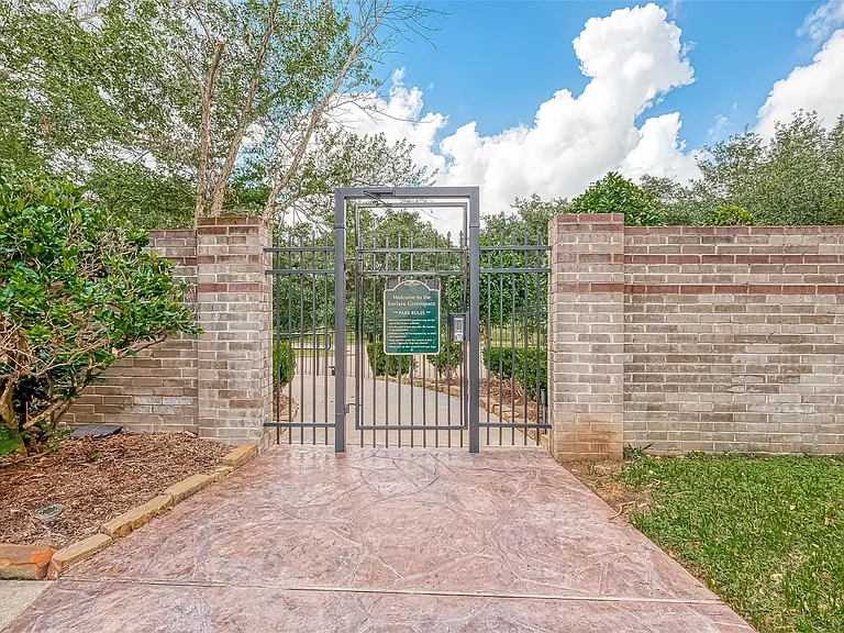 2150 Stacy Knl — Photo 7
