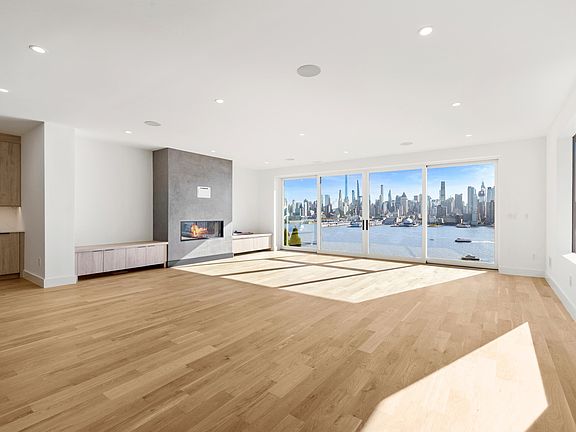 3rd image of 58 King Ave