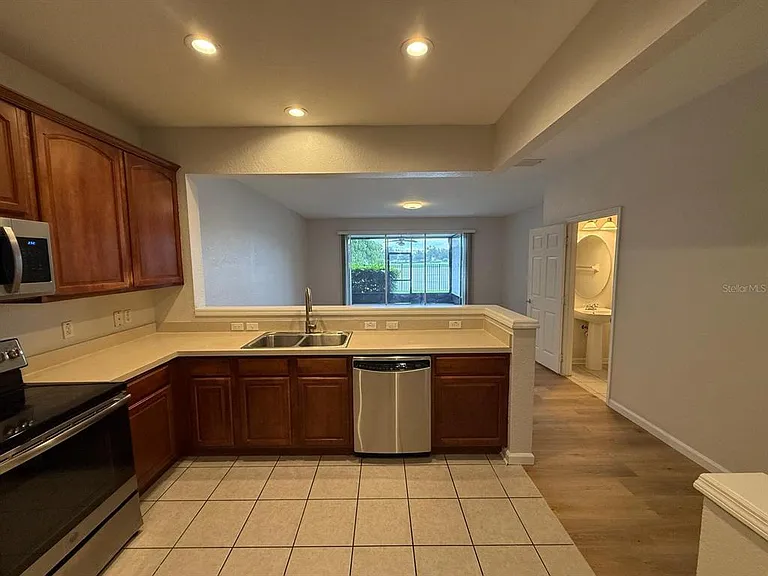 933 Enclair St — Photo 4