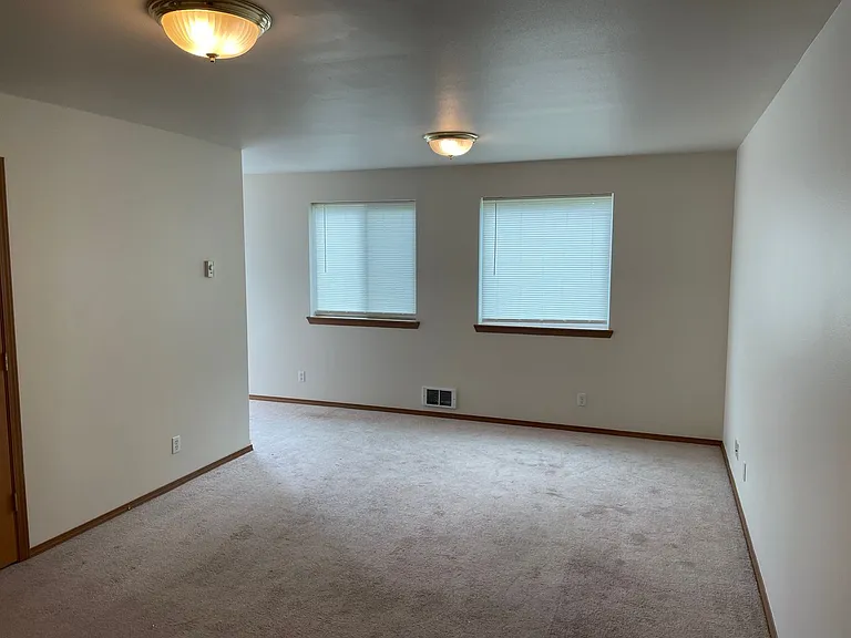 1449 NW Falls Creek Loop — Photo 9