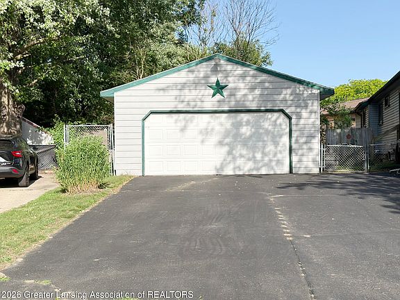 3rd image of 4326 Davlind Dr