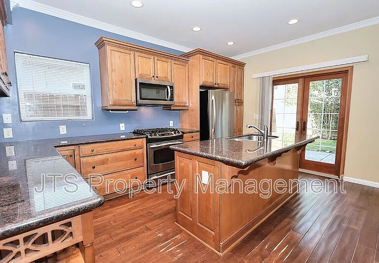 3657 24th St — Photo 24