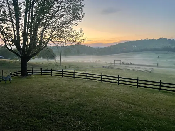 1150 Back Valley Rd, Trenton, GA 30752