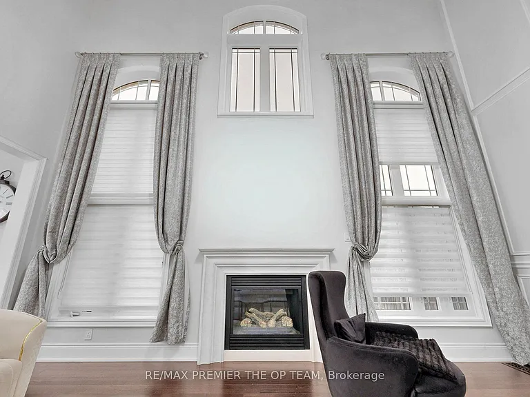 60 Chesney Cres — Photo 18