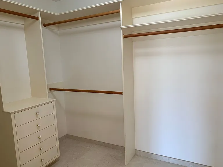 3747 Lincolnwood Dr — Photo 39