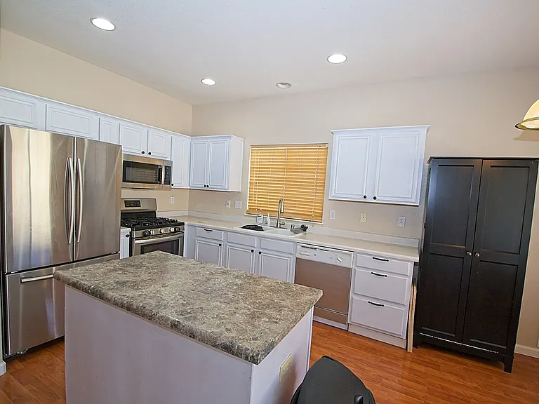 20945 White Rock Dr — Photo 3