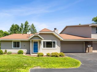 5641 Chatsworth St N, Shoreview, MN 55126