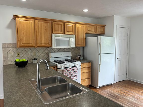 5th image of 8450 N Center Park Dr SW #11
