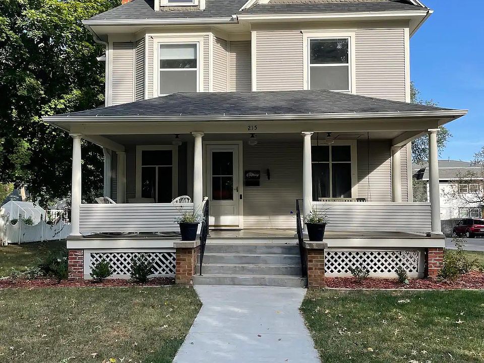 1st image of 207 Lake Ave