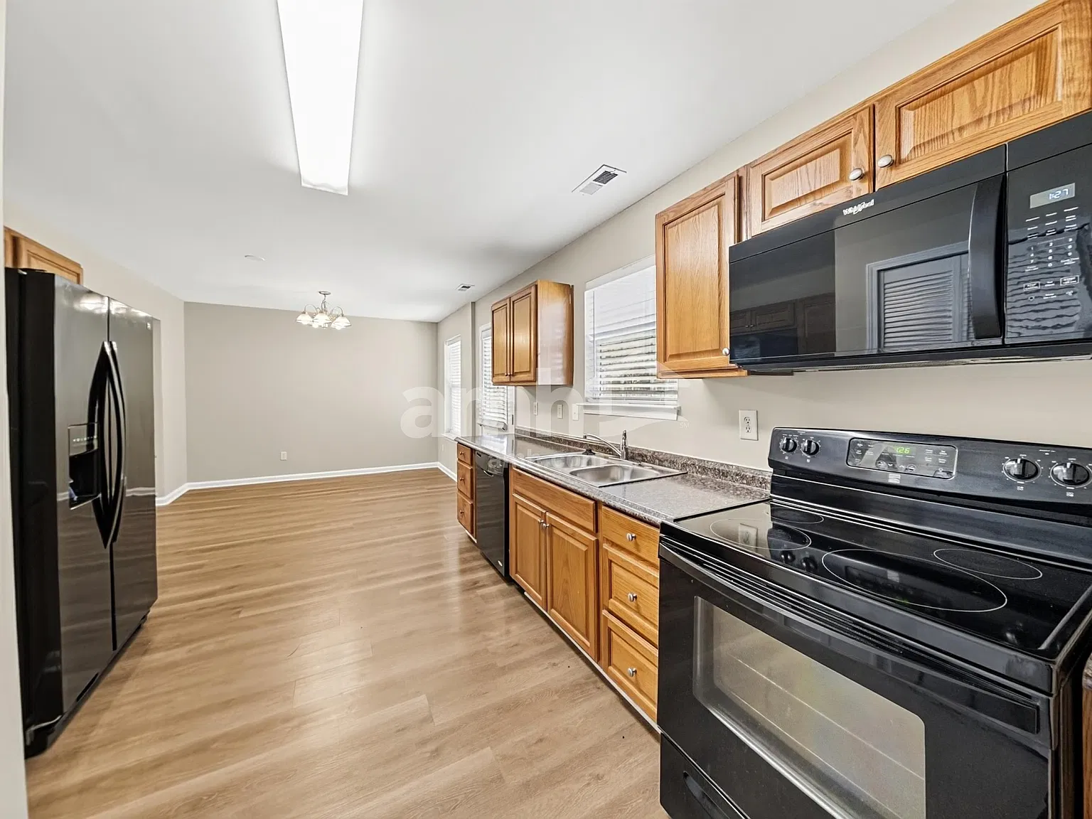 4 bed, 2.5 bath, 1544 sqft, $2,010 — Photo 4