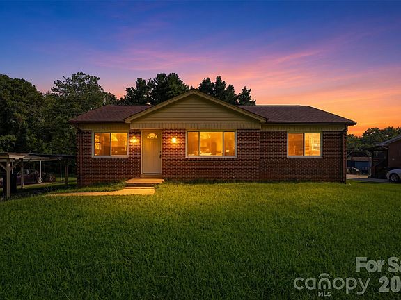 2nd image of 2262 9th Avenue Dr NE