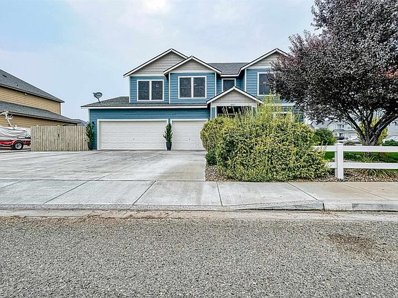 2nd image of 4807 Lucena Dr