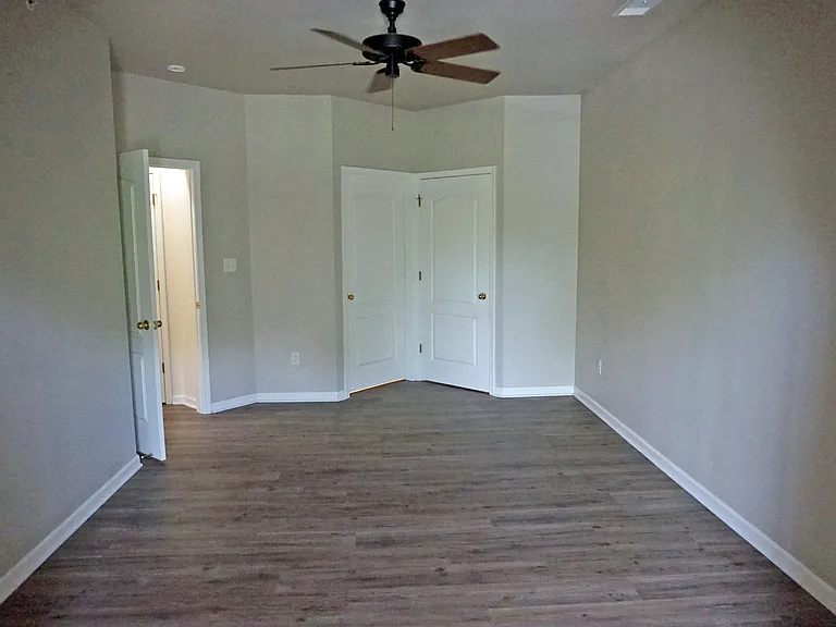 12914 University Cres #2B — Photo 7