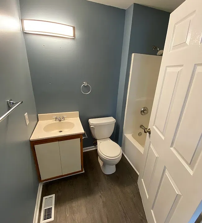 114 Wilson Ave #2
