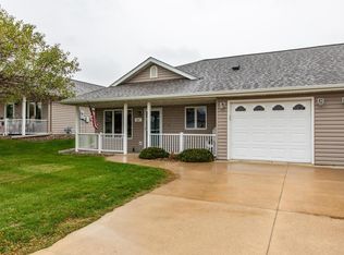 301 Clubhouse Dr NE, Stewartville, MN 55976