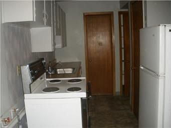 3rd image of 15316 Bellaire Ave