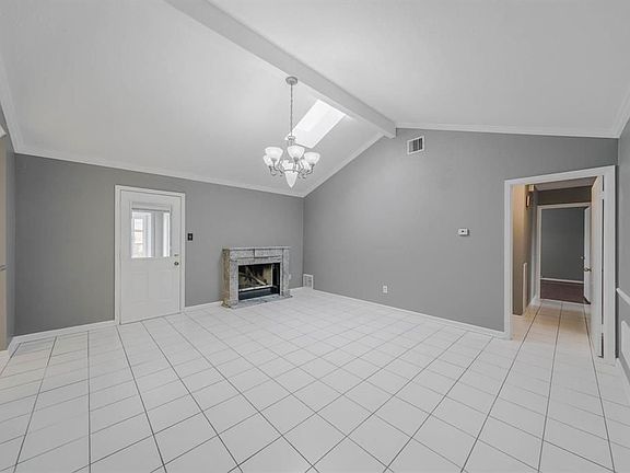 4th image of 10910 Vanderford Dr
