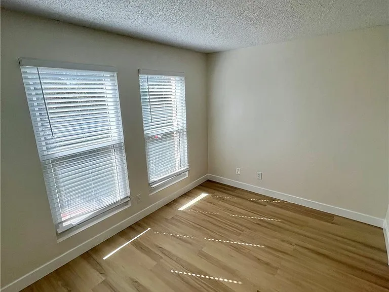 3939 S Torrey Pines Dr — Photo 18