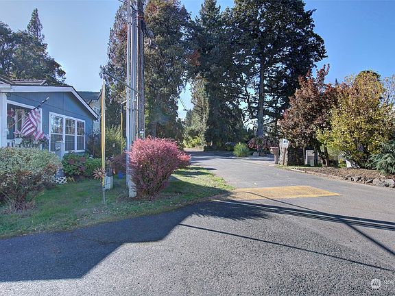 4th image of 296 Island Aire Drive #36