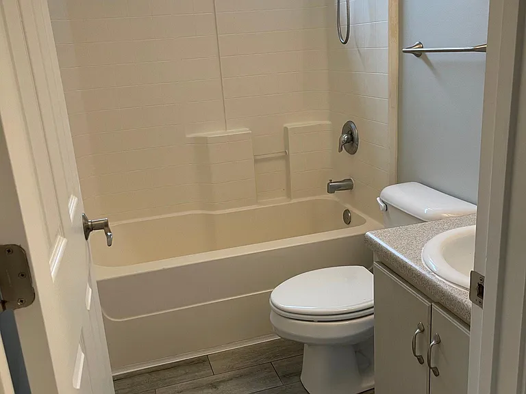 129 W Tisbury Ln — Photo 17