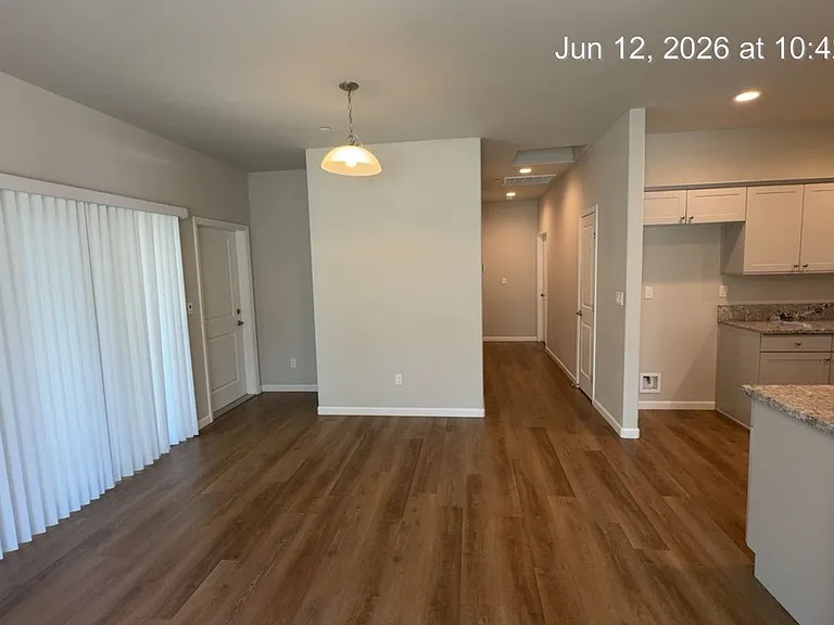 510 S Summit St #101-103 — Photo 4