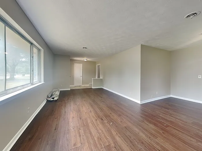 5705 Trailwood Dr — Photo 3