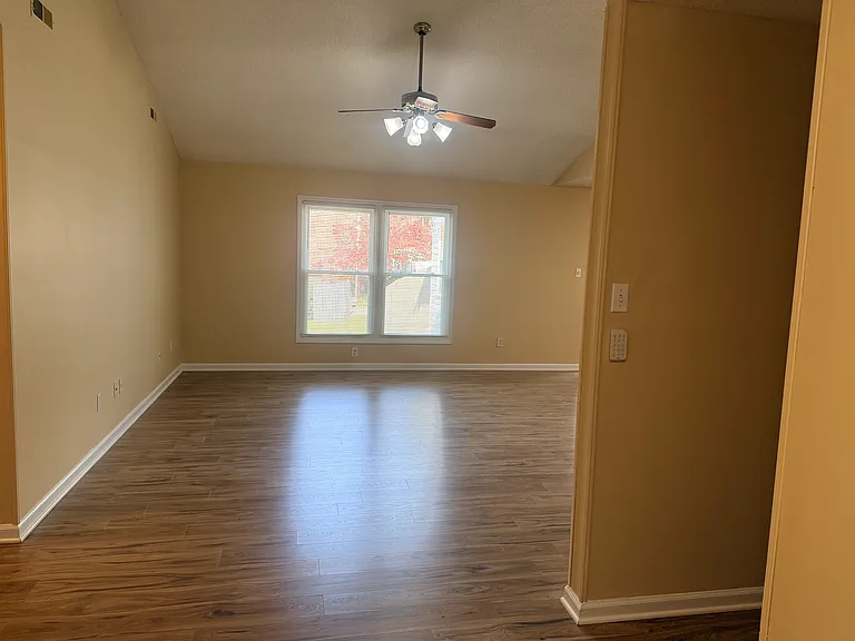 8801 Mill Run Dr — Photo 28