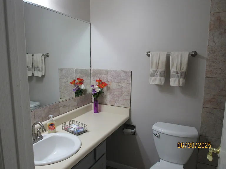 352 Pembroke Ct #5 — Photo 9
