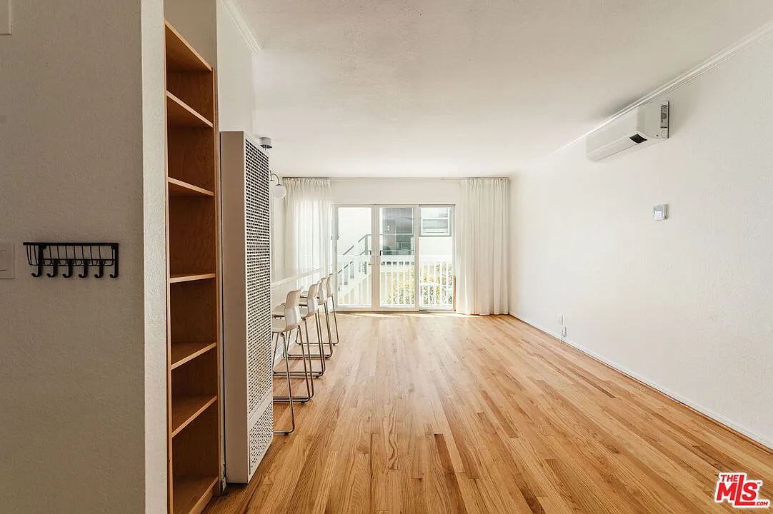 3 bed, 2.0 bath, 1150 sqft, $4,900 — Photo 4