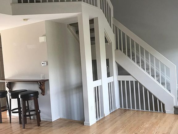 5th image of 1330 S Main St #1