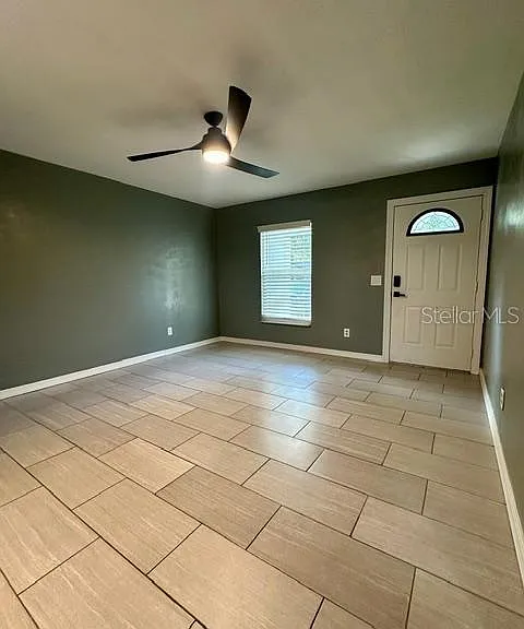 617 E Helm Way — Photo 3