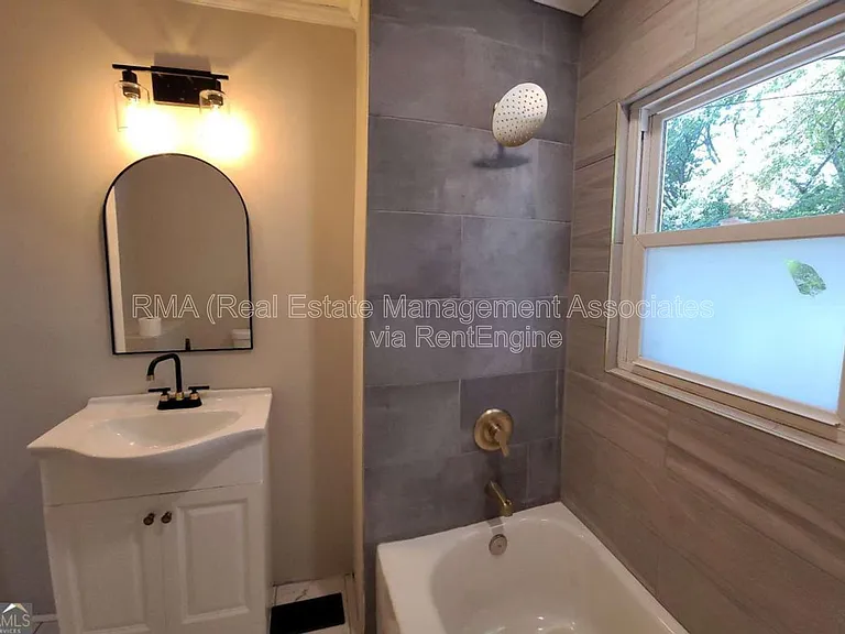363 N 16th St — Photo 19