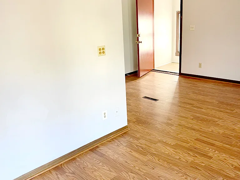 174 Acker St E #2 — Photo 8