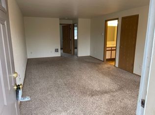 14034 SE Division St APT 3, Portland, OR 97236